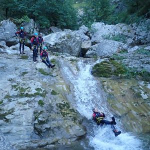 team-building-groupe-canyoning-2