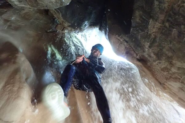 Canyoning Angon Yambi - Descente en rappel